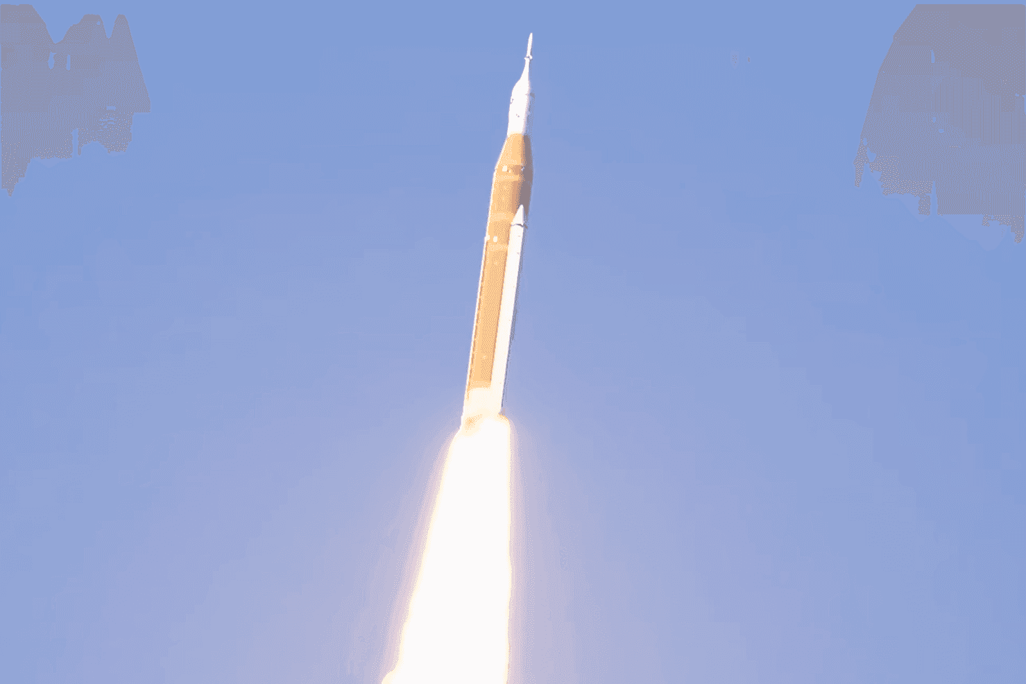 Elindultak az űrhajósok a Hold felé, az Artemis-2 küldetéssel új sebességbe kapcsolt az űrverseny