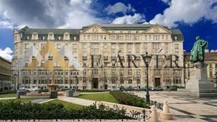 Szabadul több nagy értékű ingatlanától a kormány