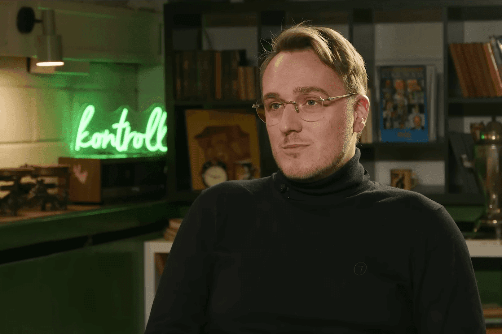 „Miért kezel közellenségként bárkit…, aki nem hajt fejet Ön előtt?” – Nyílt levélben üzent Orbán Viktornak Bige Dávid