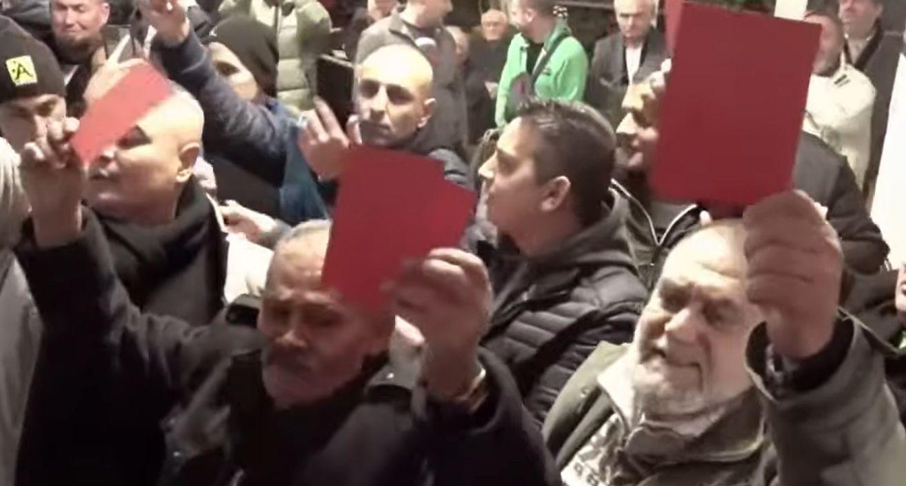 A Lázár-ellen tüntető cigányokról készített bűnlajstromot a Fidesz