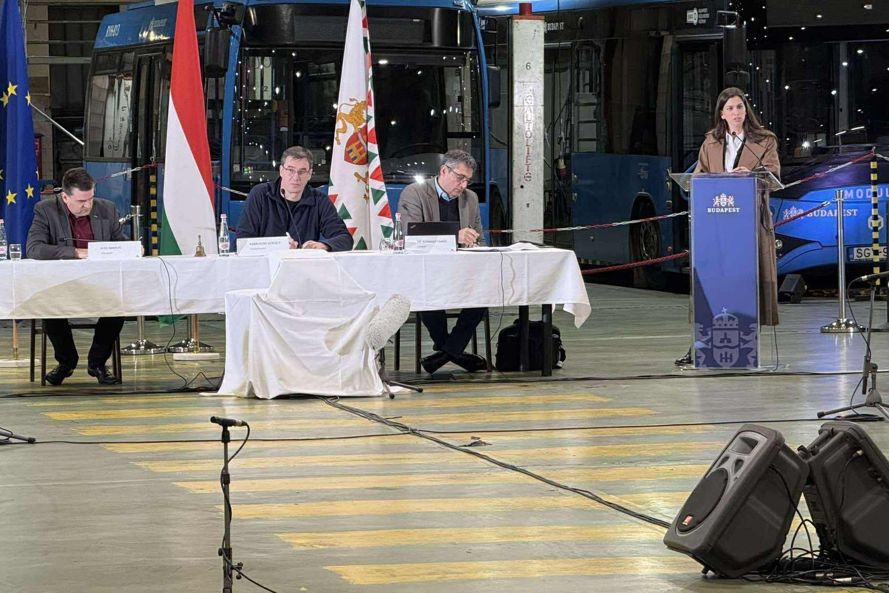 A buszgarázsban sem mondták ki Budapest fizetésképtelenségét