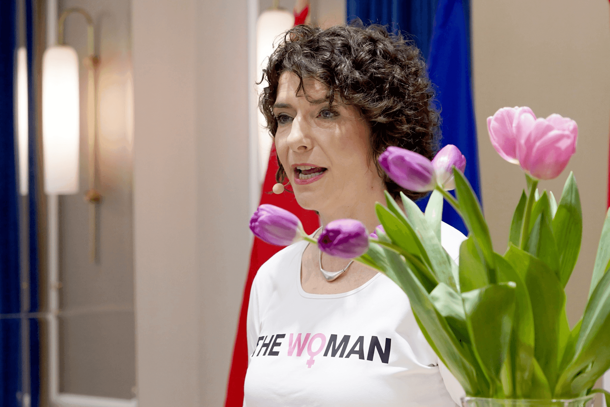 Orbán és Magyar a nőkkel, Dobrev a politikustársaival foglalkozott nőnap alkalmából