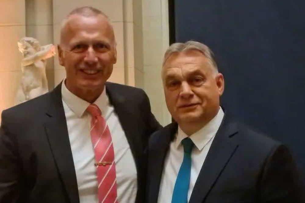 A PestiSrácokat nem zavarja, hogy kiderült Georg Spöttle kapcsolata az orosz titkosszolgálatokkal 