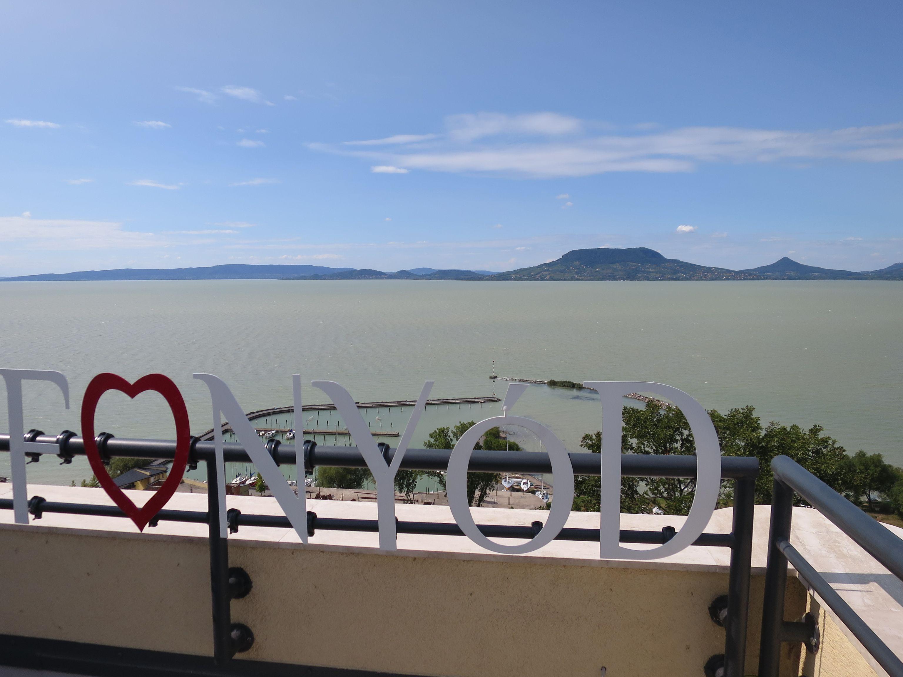 Népszava: 300 millió juthatott rokoni cégekhez a fonyódi fideszes városvezetés jóvoltából