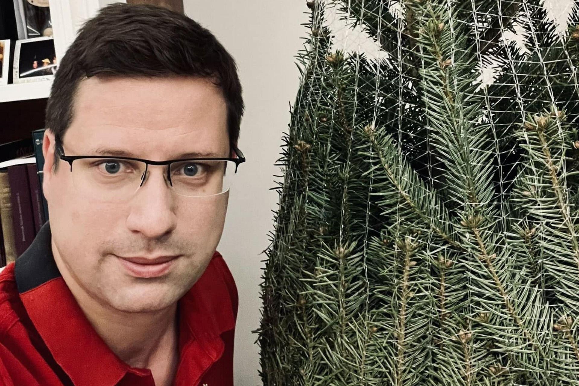 Nem árulják el Orbánék minisztériumai, hogy kapnak-e év végi jutalmat a vezetők és a dolgozók