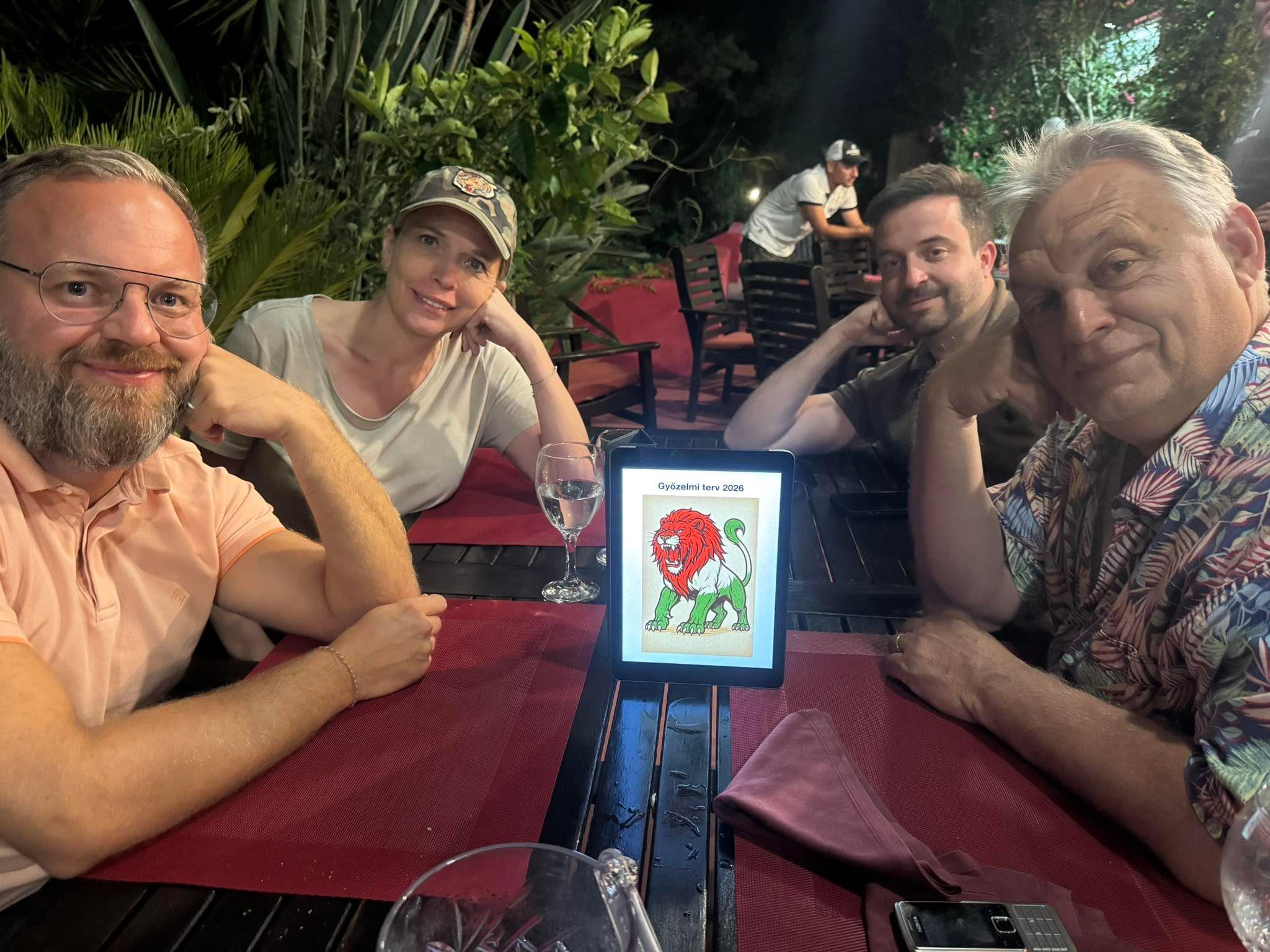 444: Orbán Viktor helyett Orbán Balázsból csinálna bűnbakot a Fidesz