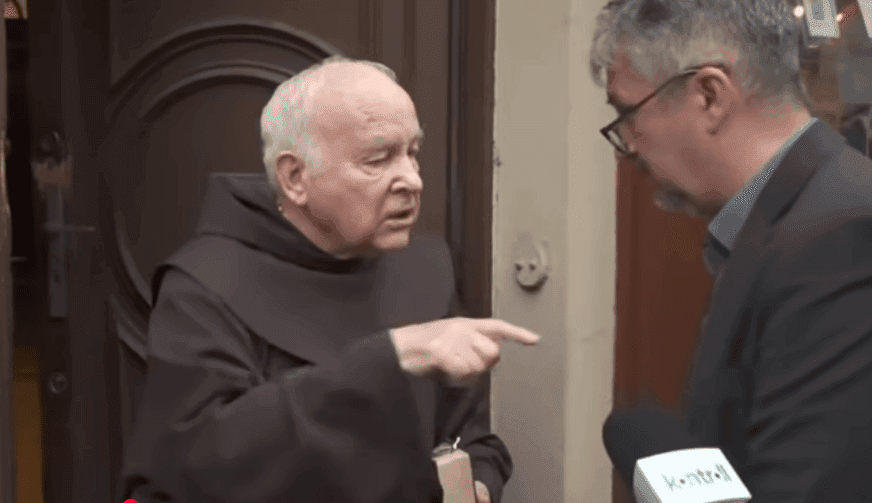 Az ateisták feljelentették a plébániát, amelyik harangozással zavarta Hadházy egyik tüntetését 