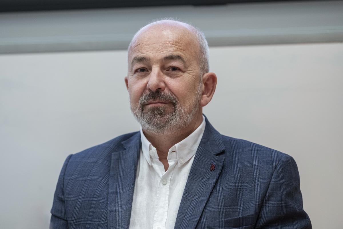 Nem kedvez a gyors izraeli-iráni rendezésnek az olajár Holoda Attila szerint