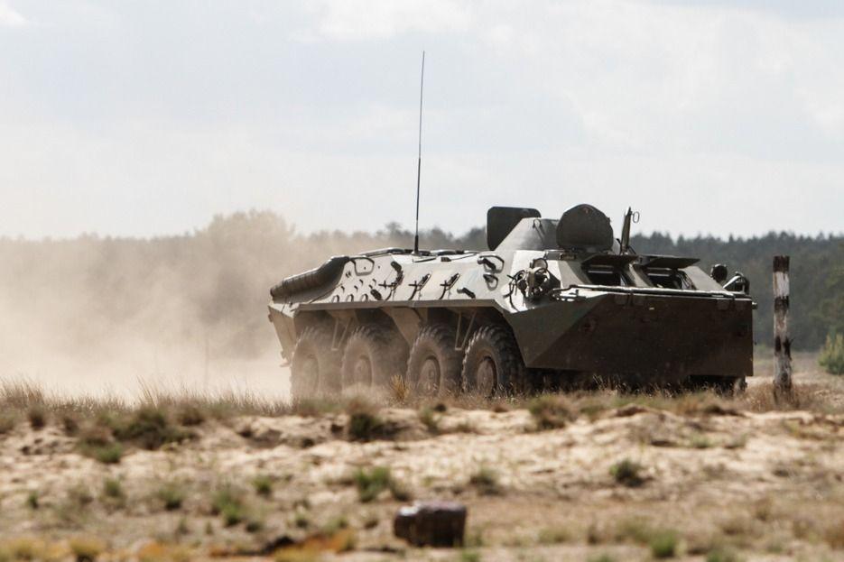 Hadházy szerint nem 26, hanem 66 BTR harcjárművet adott át a kormány Szerbiának