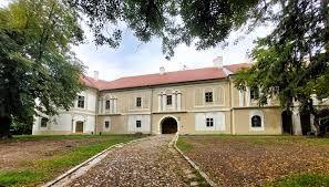 Feudális alapon láncolja magához az állam az egyházat