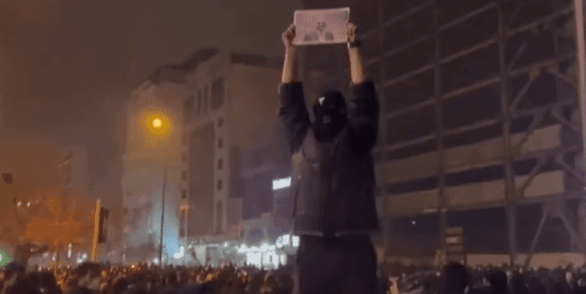 Mostantól „Isten ellenségének” tekintik a tüntetőket Iránban, akár halálbüntetést is kaphatnak 