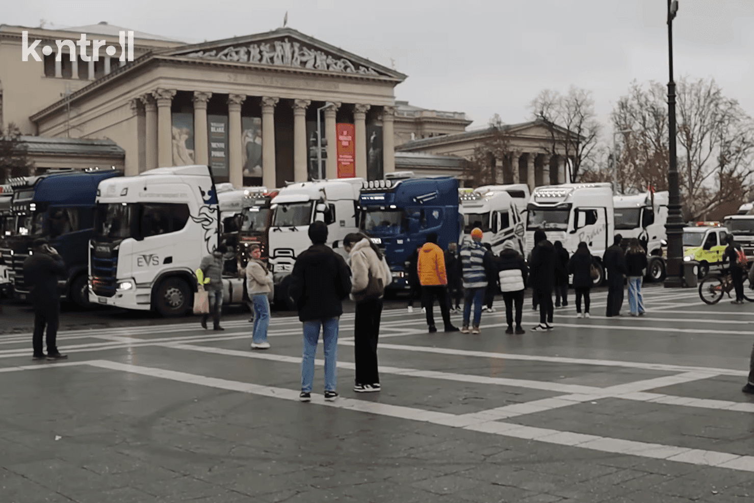 Tárgyalóasztalnál a kamionosok és a minisztérium