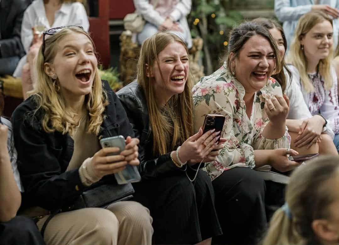 „Akkor fuss, ha a helyiek is futnak” – Virágzik a kijevi élet a háború árnyékában