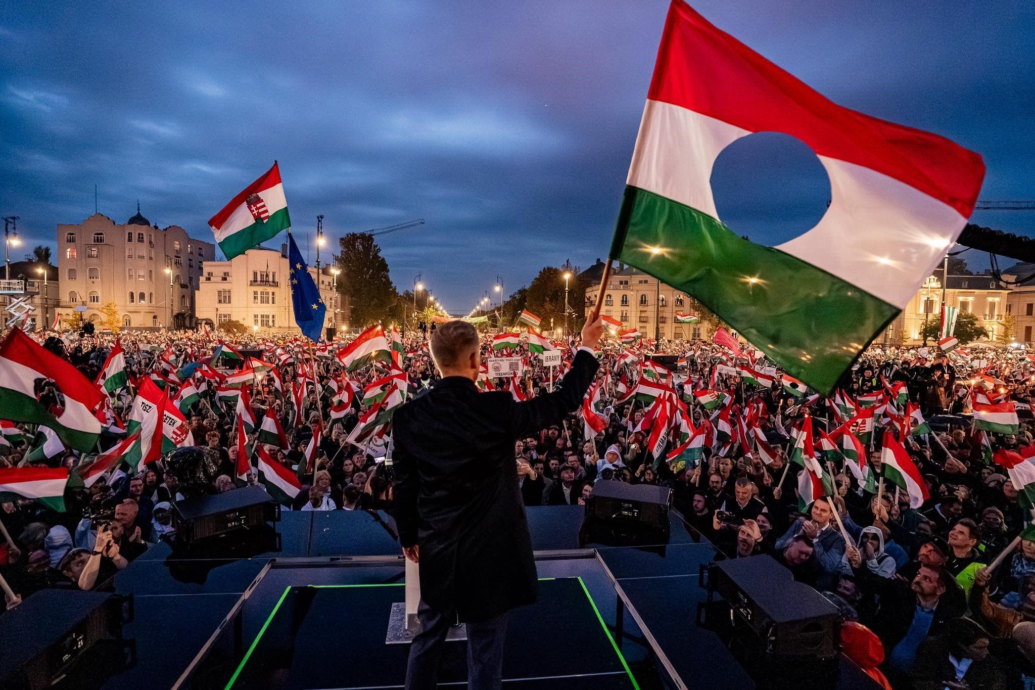 Pánik van a Karmelitában – Magyar Péter szerint ezért indul Orbán is országjárásra