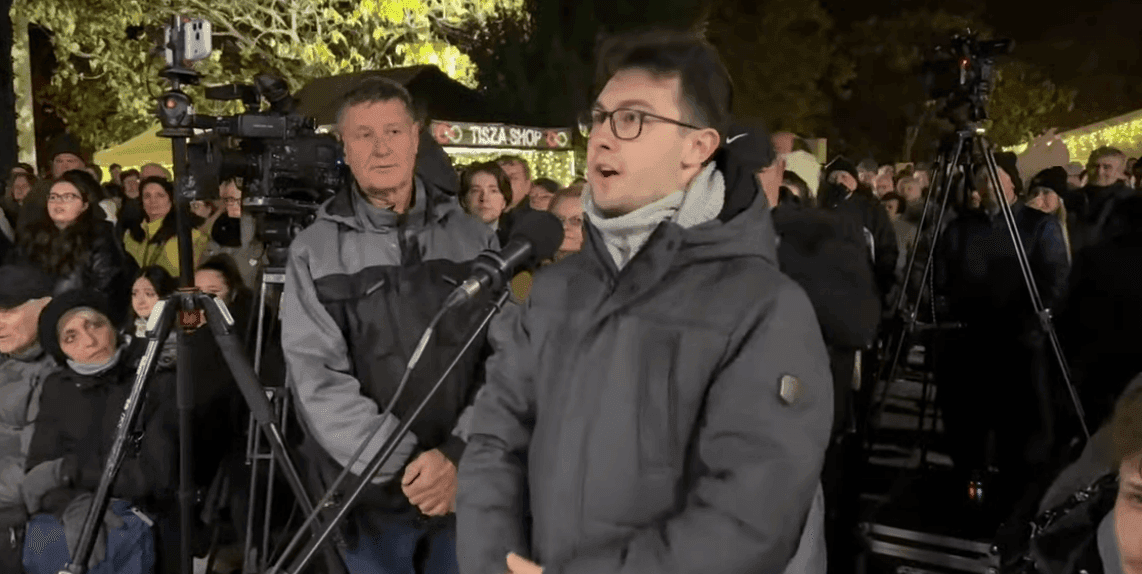 Kirúgtak a KKM-től egy férfit, mert szerepelt a Tisza Világ letöltői között