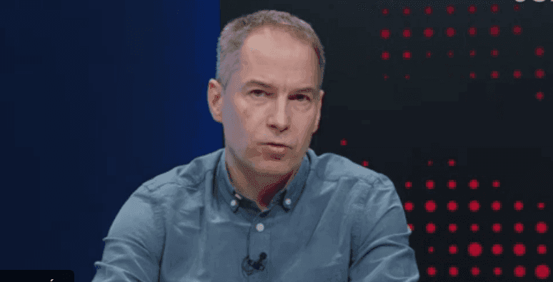 Krekó Péter szerint a Fidesz nem létező háborús hisztériát gerjeszt 