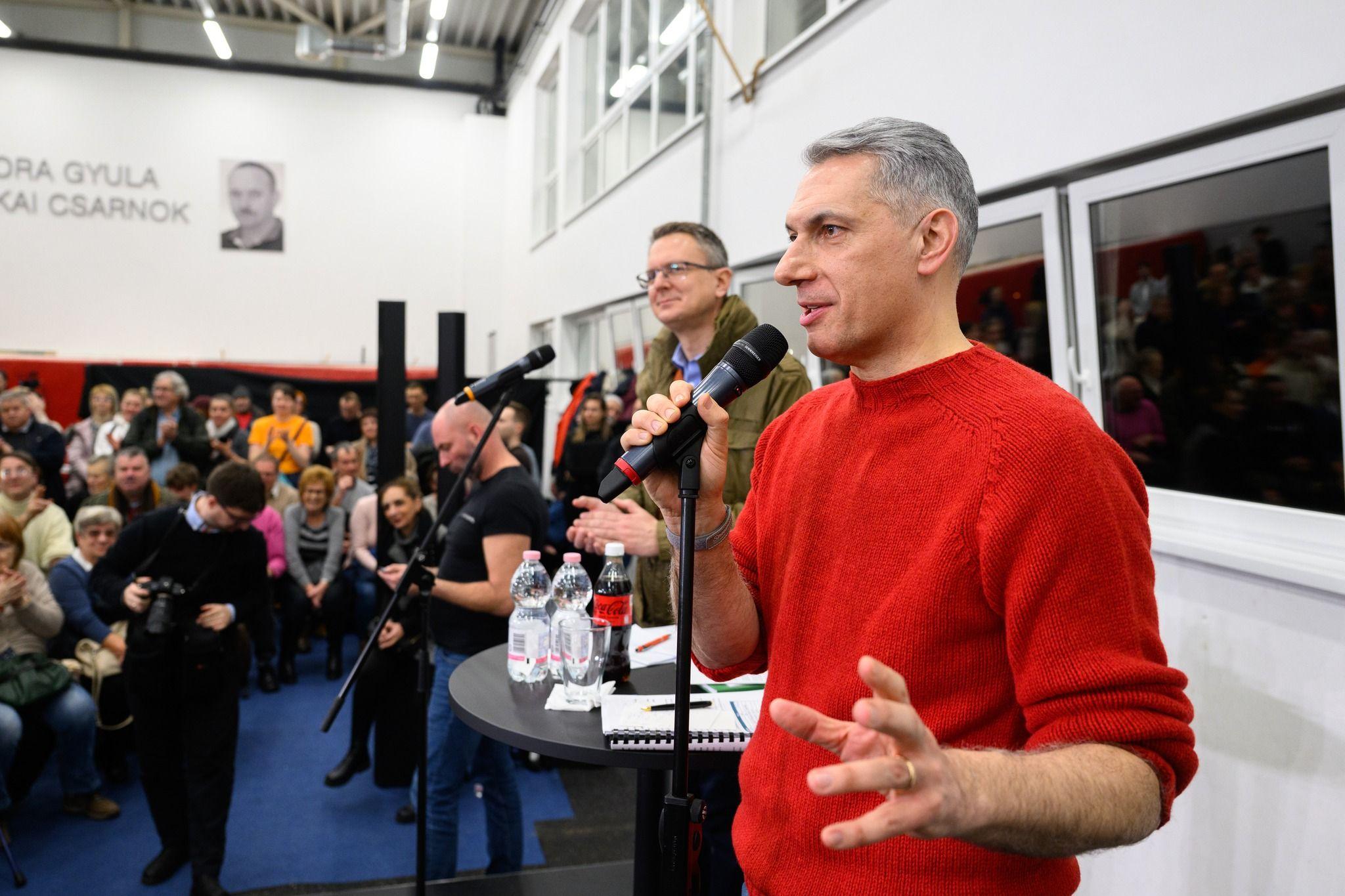 Lázár a vécépucolási ügyet nemzetbiztonsági szintre emelte