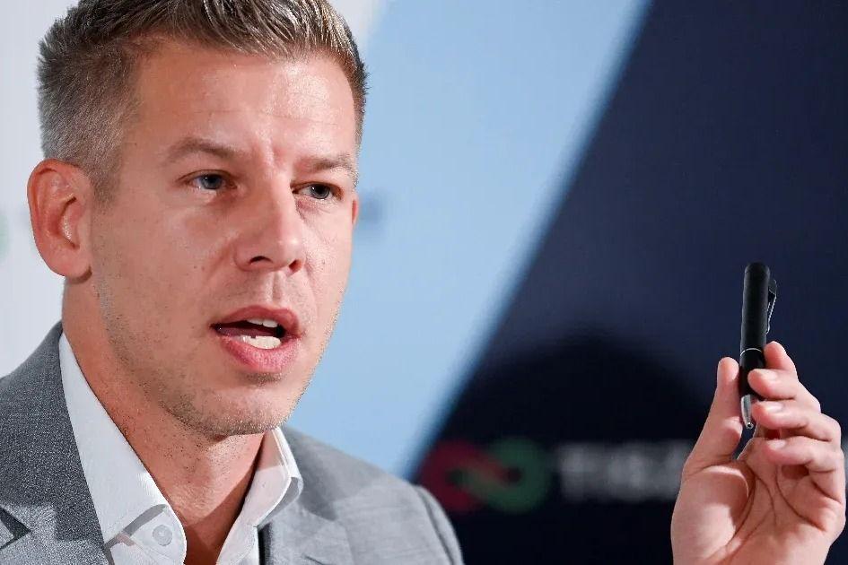 Direkt36: a kémtollhoz is köze lehetett a rejtélyes Henrynek