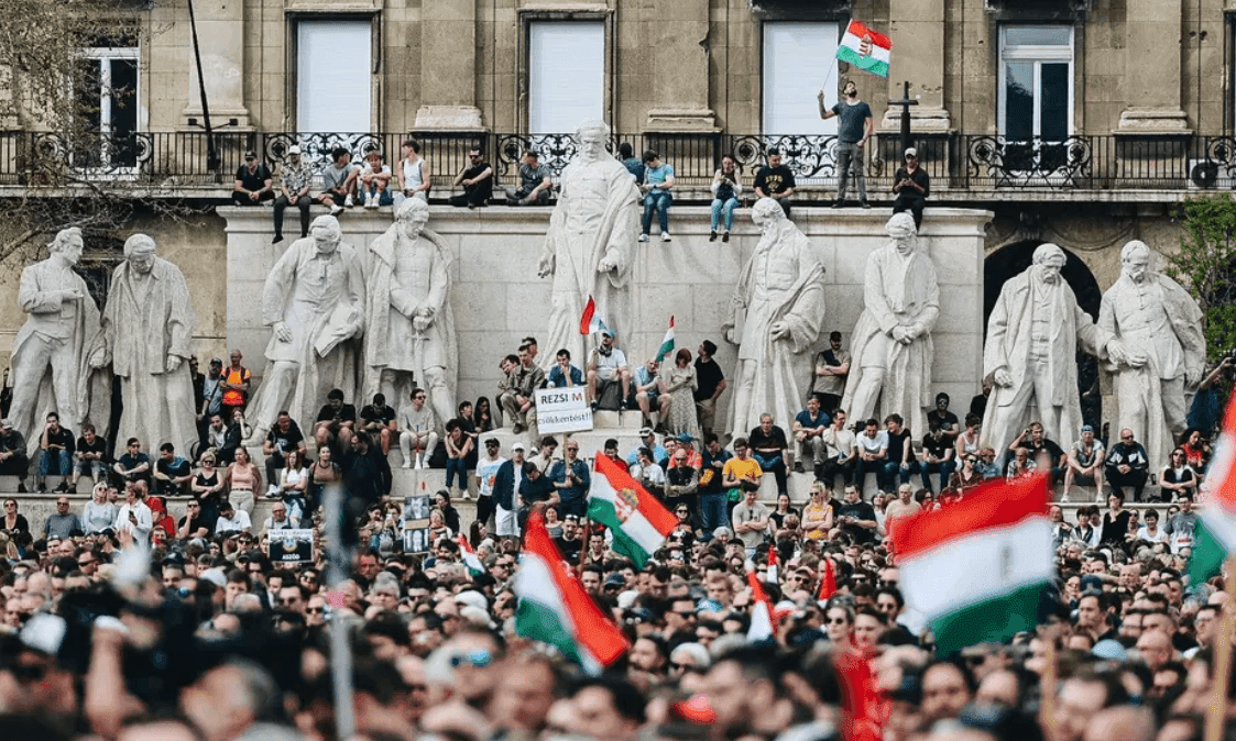 Magyarországon a társadalmi megosztottság azért egyedi, mert szándékos