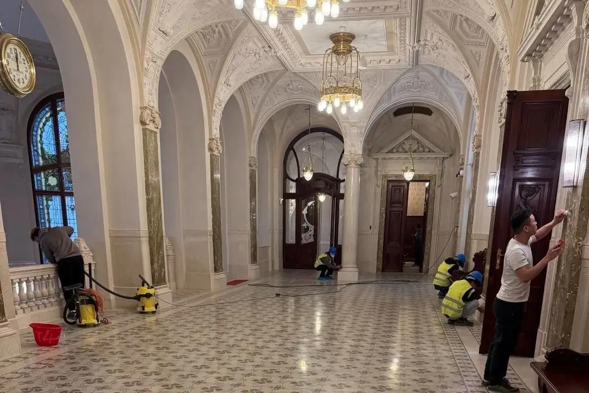 Több mint 4 ezer hibát találtak a méregdrágán felújított MNB-székházon