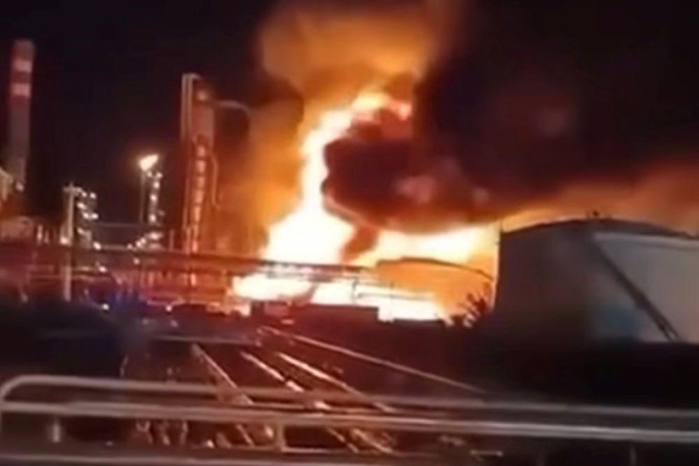 Százhalombattai tűzeset: Orbán a külső támadás lehetőségét sem zárja ki 