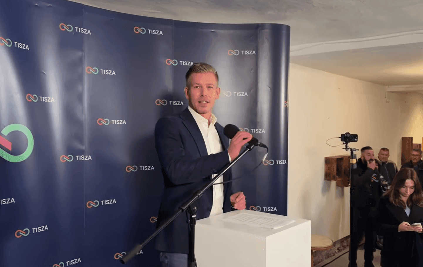 Videó – Magyar Péter újra elindult: országjárás Csákberényben