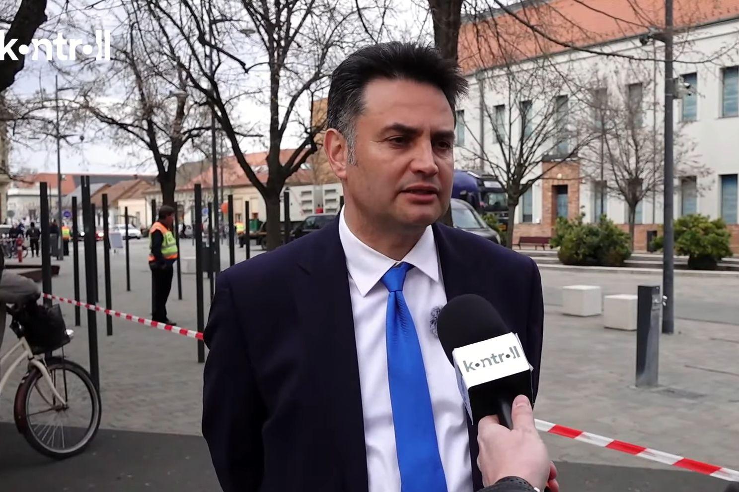 Márki-Zay Péter: még a „ne lopj!” táblát is ellopták a fideszesek Orbán látogatása előtt