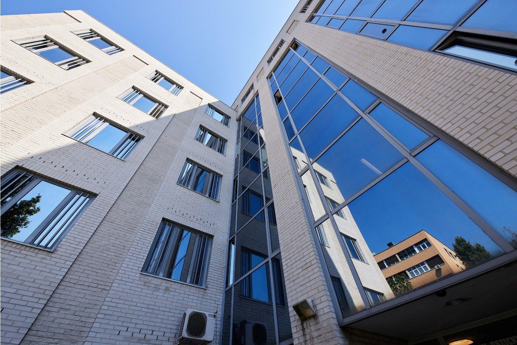 Petícióban sürget osztálybezárásokat az ország legfontosabb pszichiátriai centrumának 40 orvosa