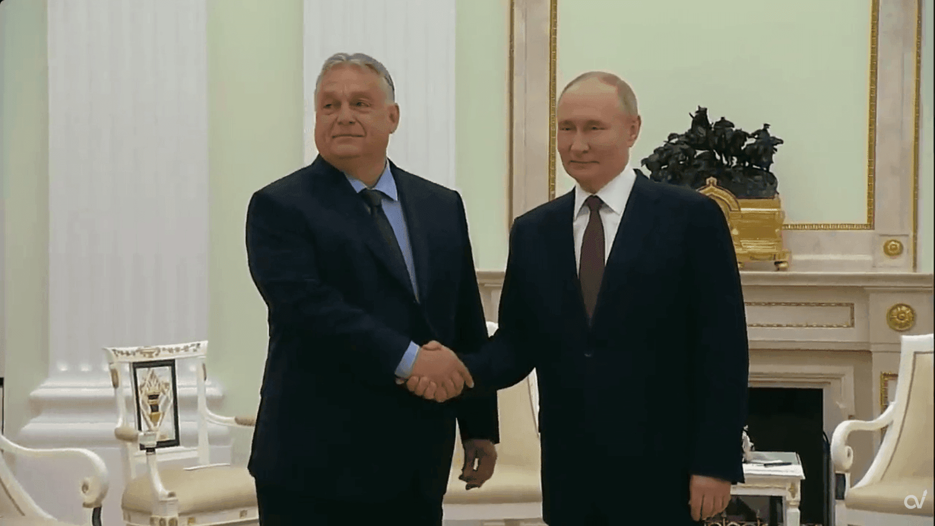 A miniszterelnököt "fenyegető" férfi arról is beszélt, hogy mivel vette meg Orbánt Putyin