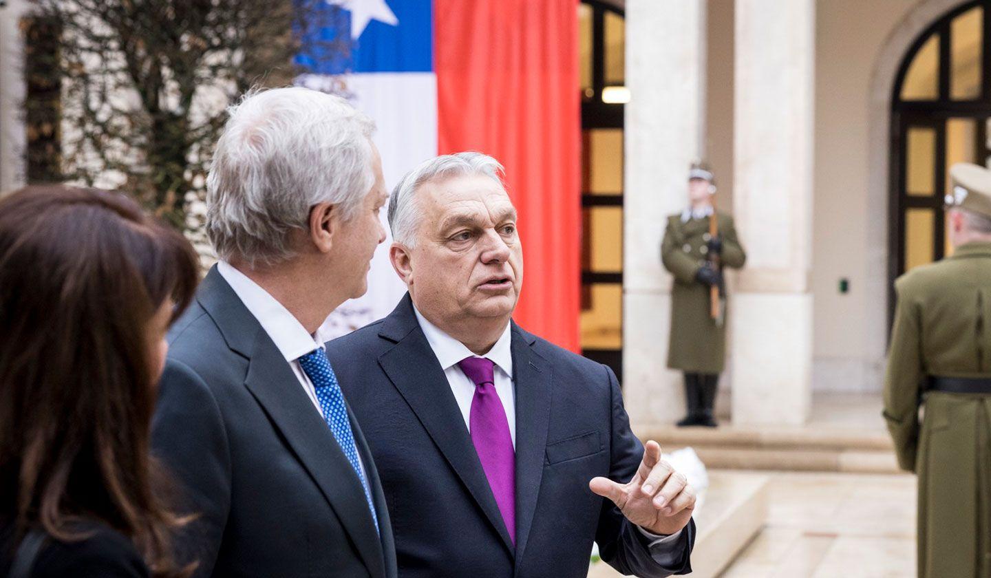 Dél-Amerikáig tolták Orbánék az illiberalizmus szekerét: közpénzből befolyásolhatták a helyi politikát chilei lapok szerint