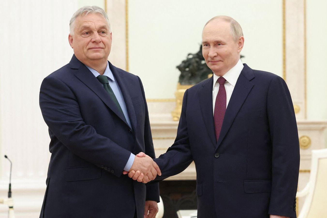 Putyin Orbán mellett kampányolt Szocsiban