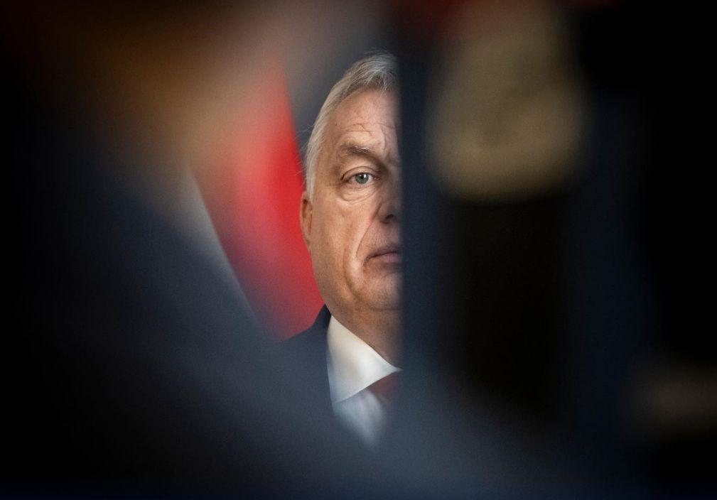 Orbán katonákat rendelt az erőművekhez és drónrepülési tilalmat rendelt el