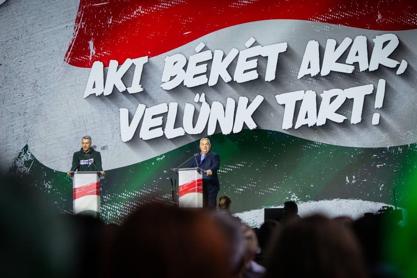 Váratlanul valódi kérdéseket is kapott a miniszterelnök Szegeden