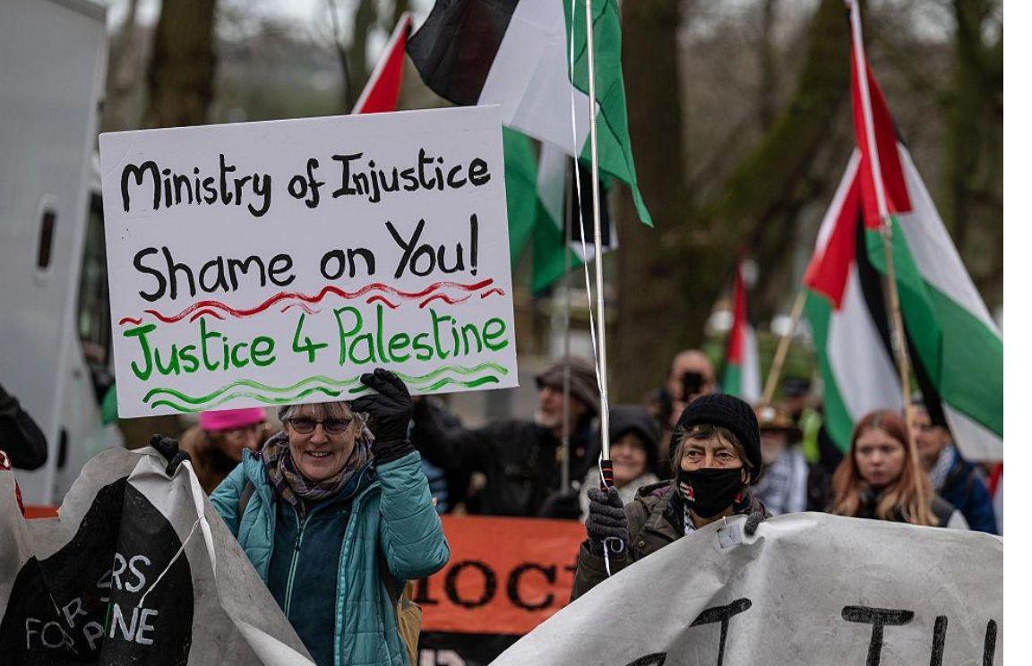 The Guardian: az Egyesült Királyság is Orbán autoriter receptjéből főz?