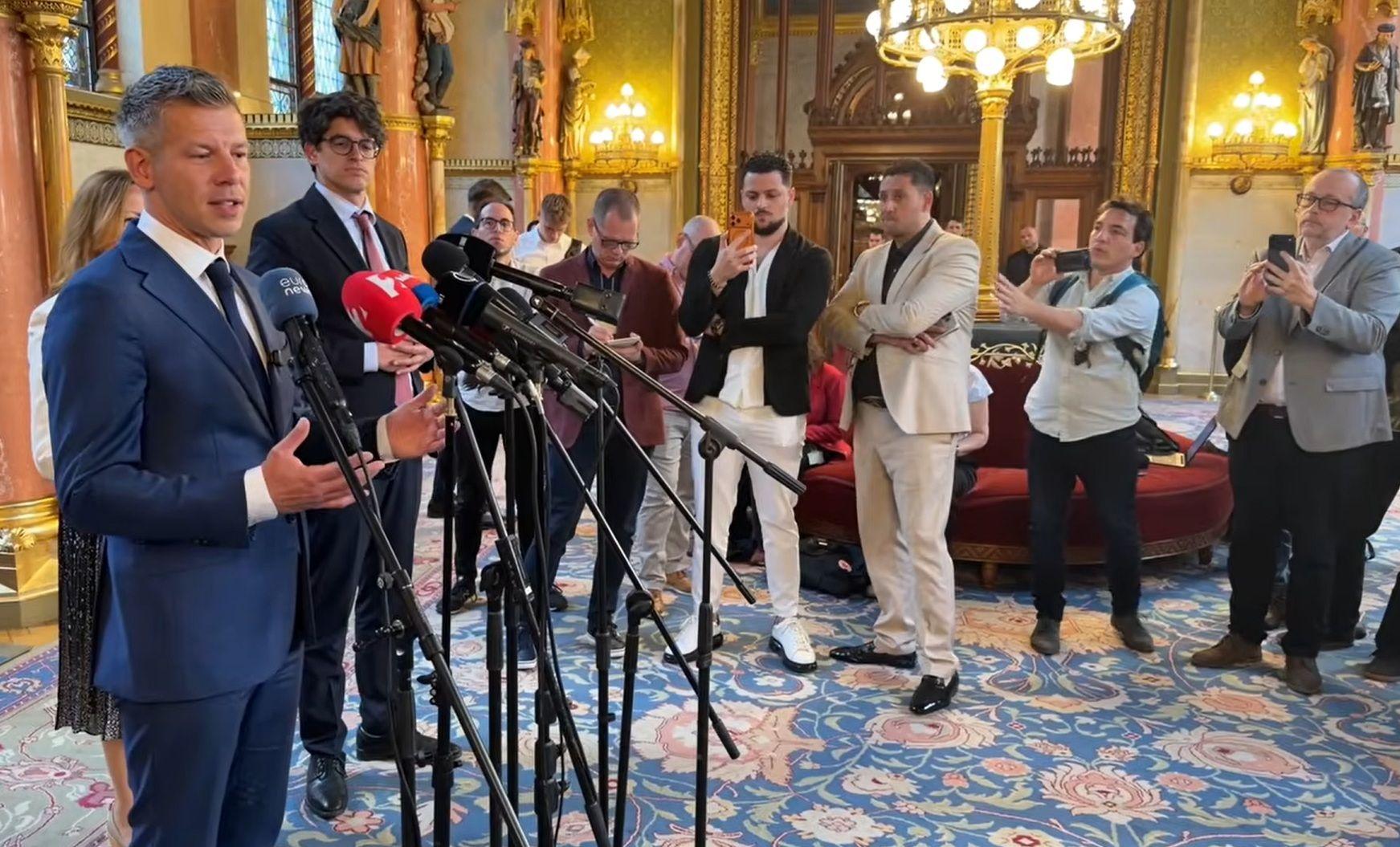 Már az alakuló ülésen letenné miniszterelnöki esküjét Magyar Péter