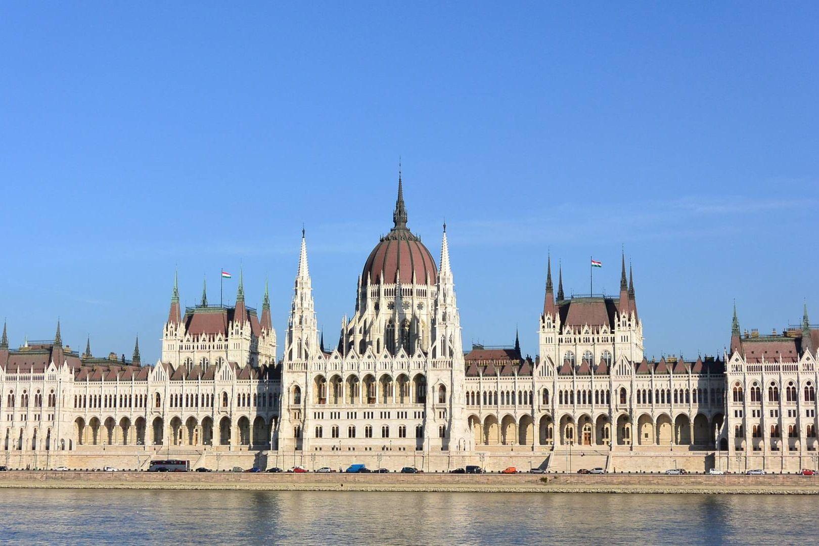 Rekordközeli hiány az év elején: már márciusra elúszott a költségvetési cél nagy része