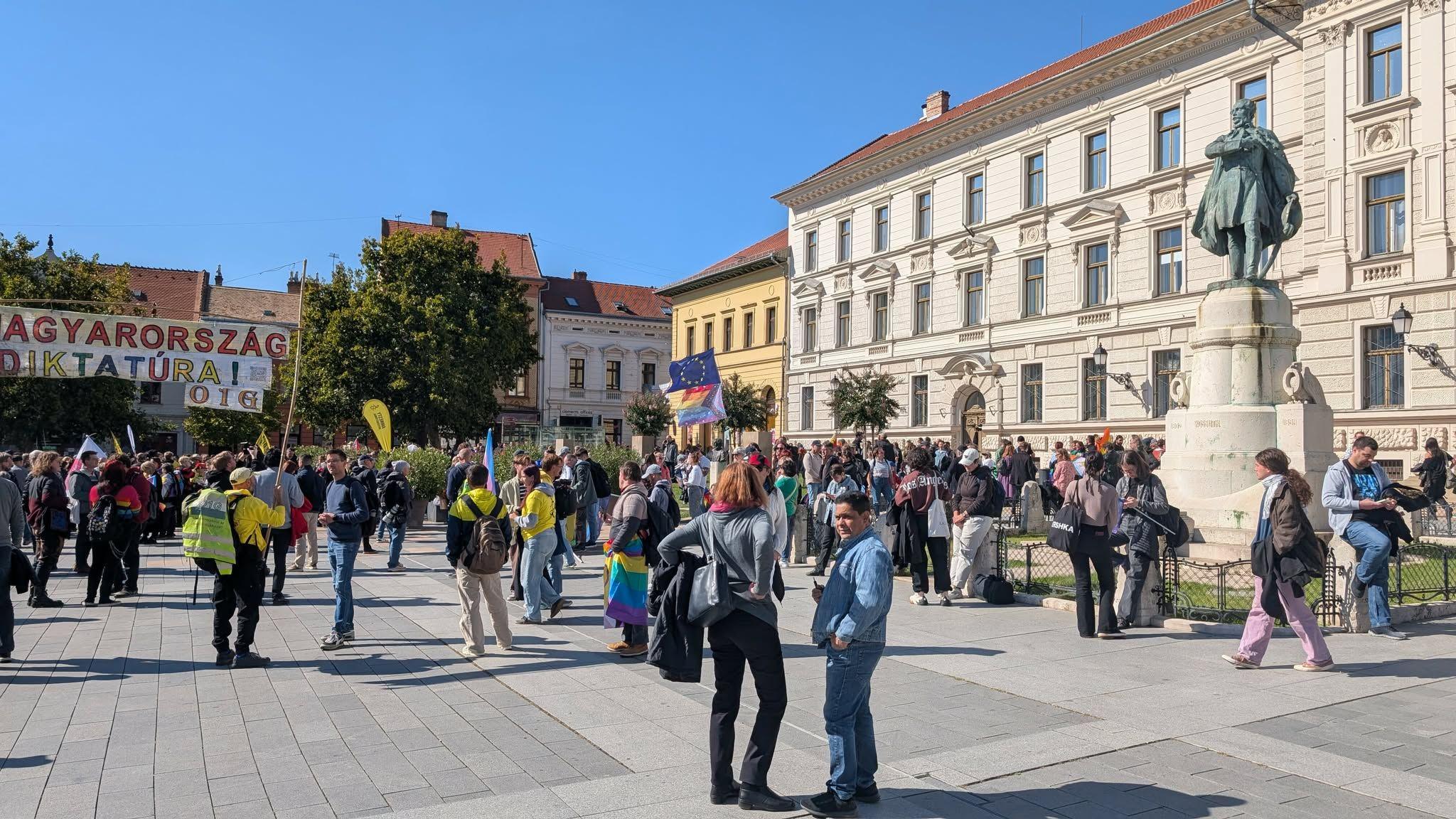Videó – A tiltás ellenére is megtartották a Pécs Pride-ot