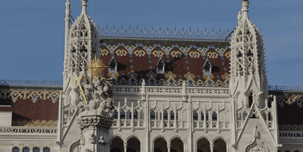 Nagyobb sebességre kapcsolt az állami ingatlanok eladása a választások előtt 