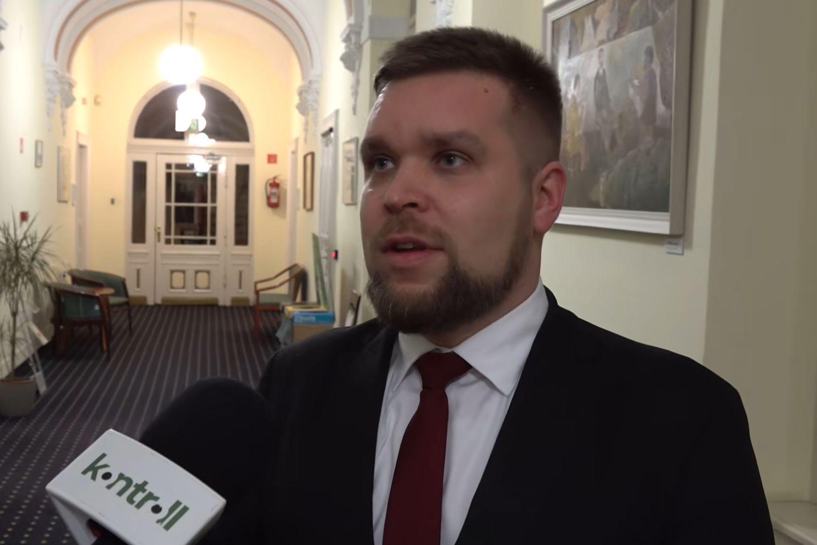 Dől a dominó Győrben: feljelentést tett a polgármester a Győr Plusz miatt