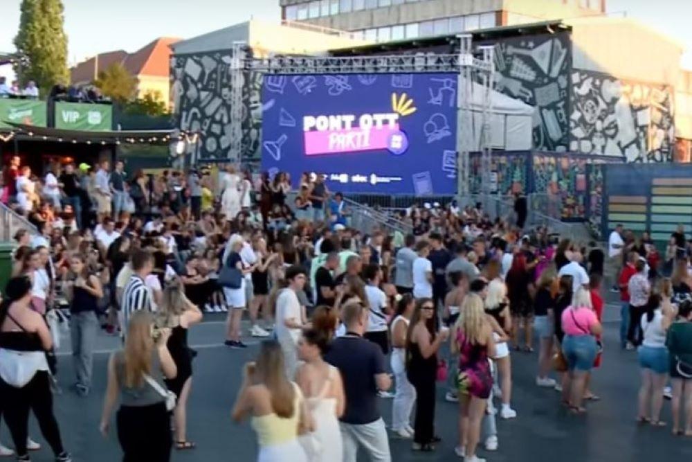 Ponthatárok: az egyik dunaújvárosi szakra csak 500 ponttal lehetett bejutni, de van, ahol 98 is elég volt