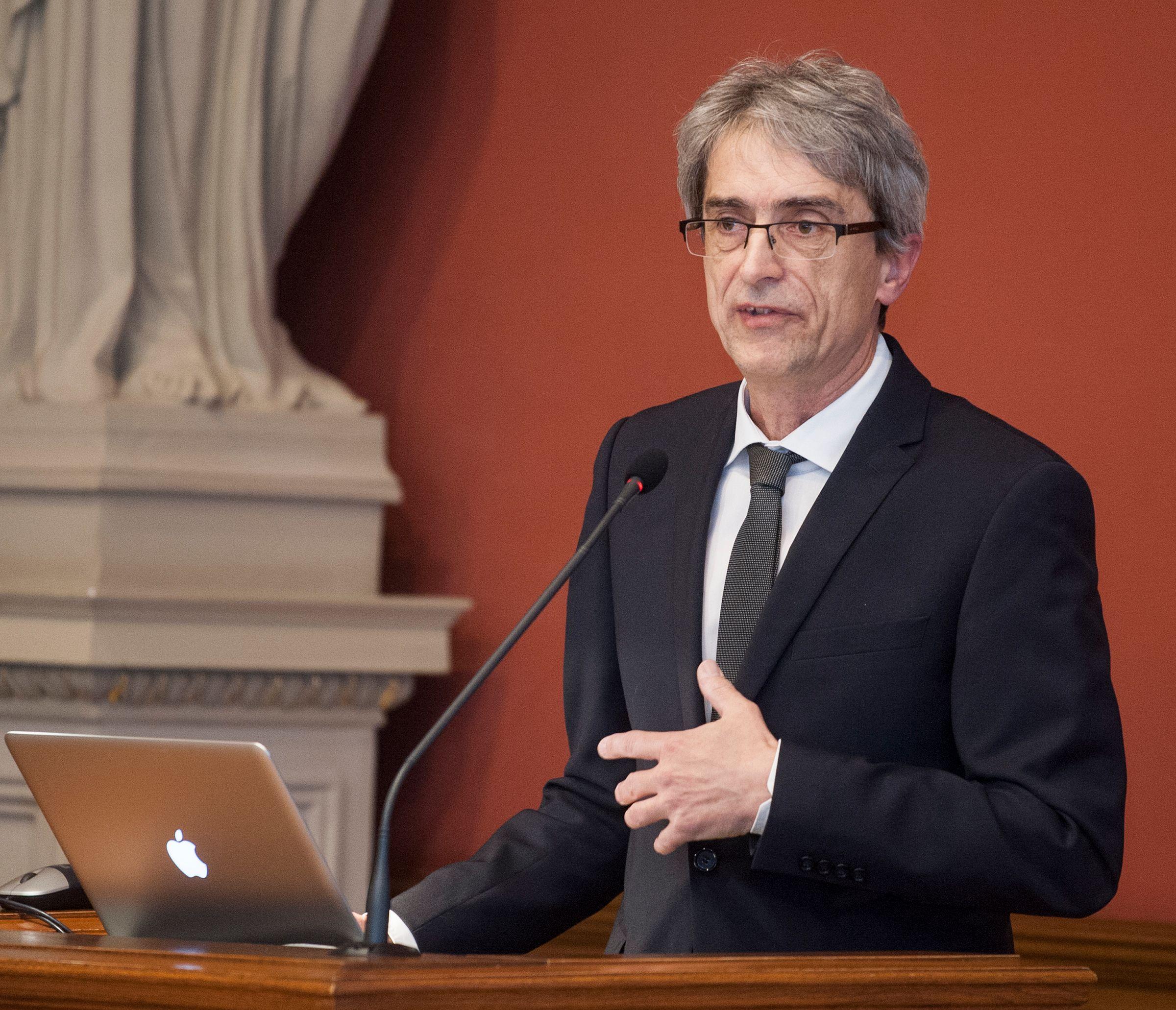 Pósfai Mihály az MTA új elnöke, új korszak kezdődik a tudományos világban