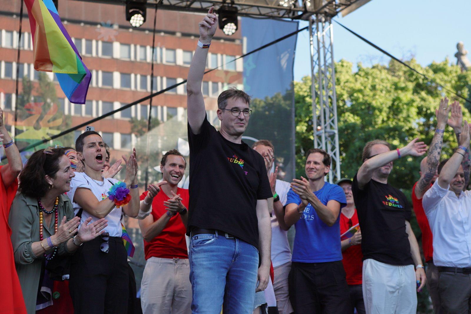 Nyilvános, hogy melyik civil szervezetek mennyit kaptak az Európai Bizottságtól
