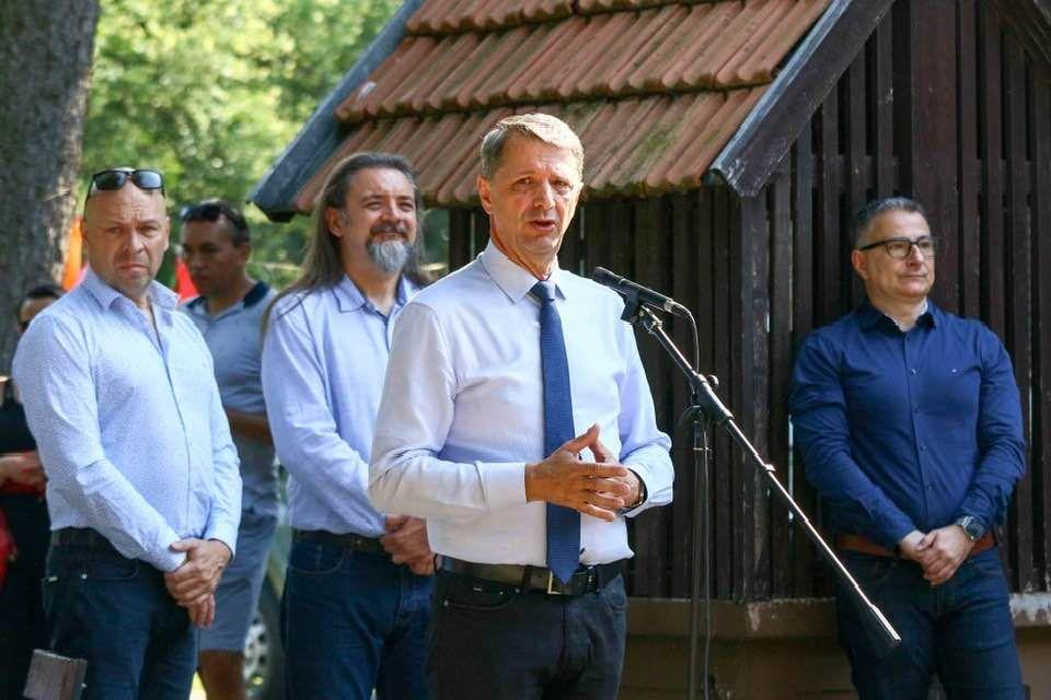 Három kérdést szegez Orbán Viktornak Magyar Péter a letartóztatott javítóintézeti igazgató ügyében