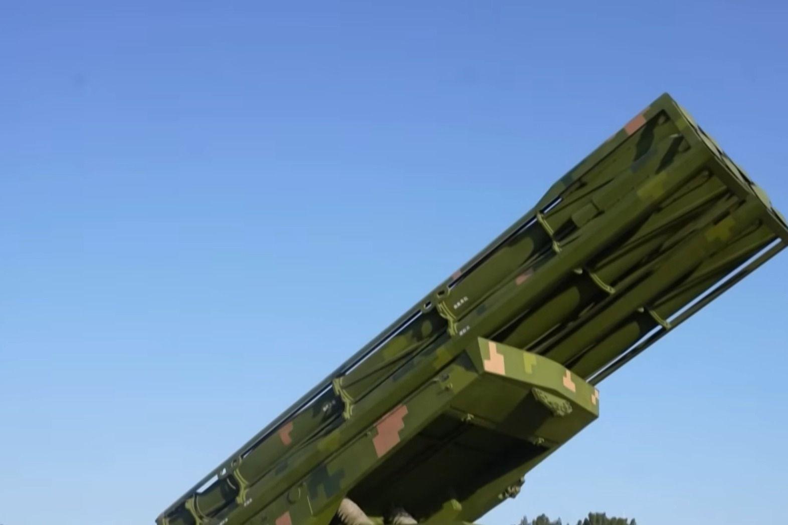 Kína rakétákat is használt a Tajvan körüli hadgyakorlat második napján