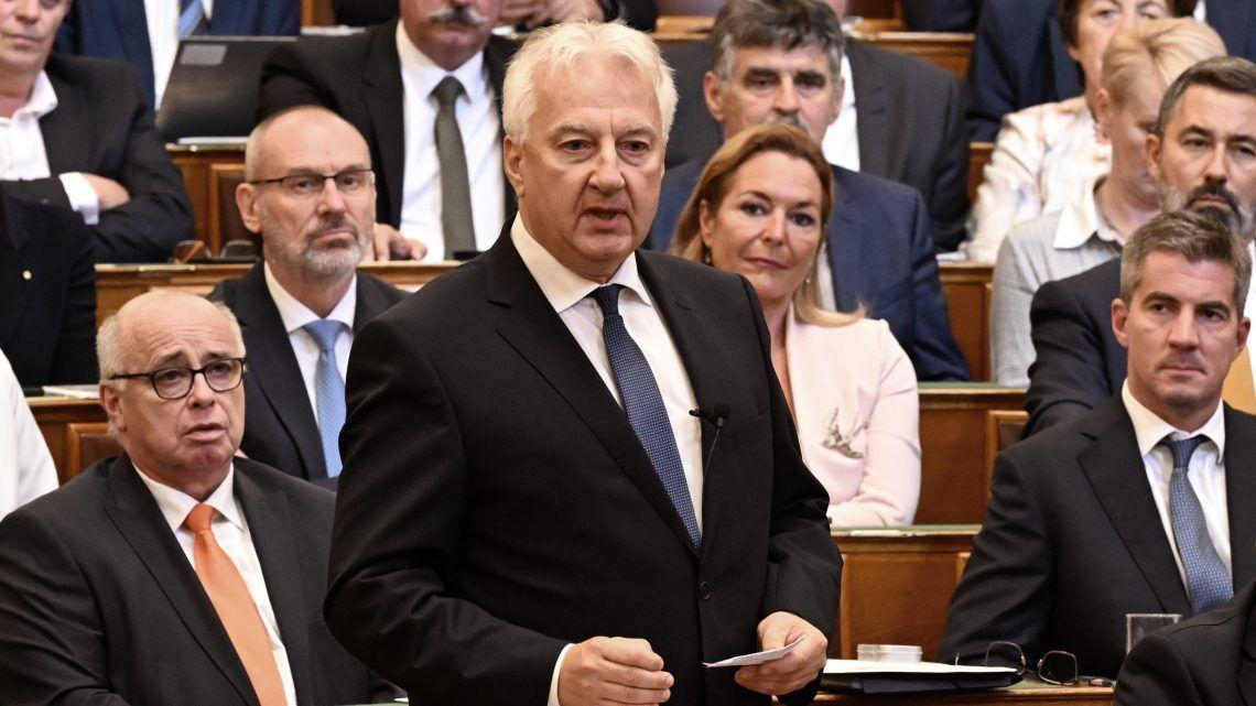 Semjén Zsolt továbbra sem járt gyermekvédelmi intézményben