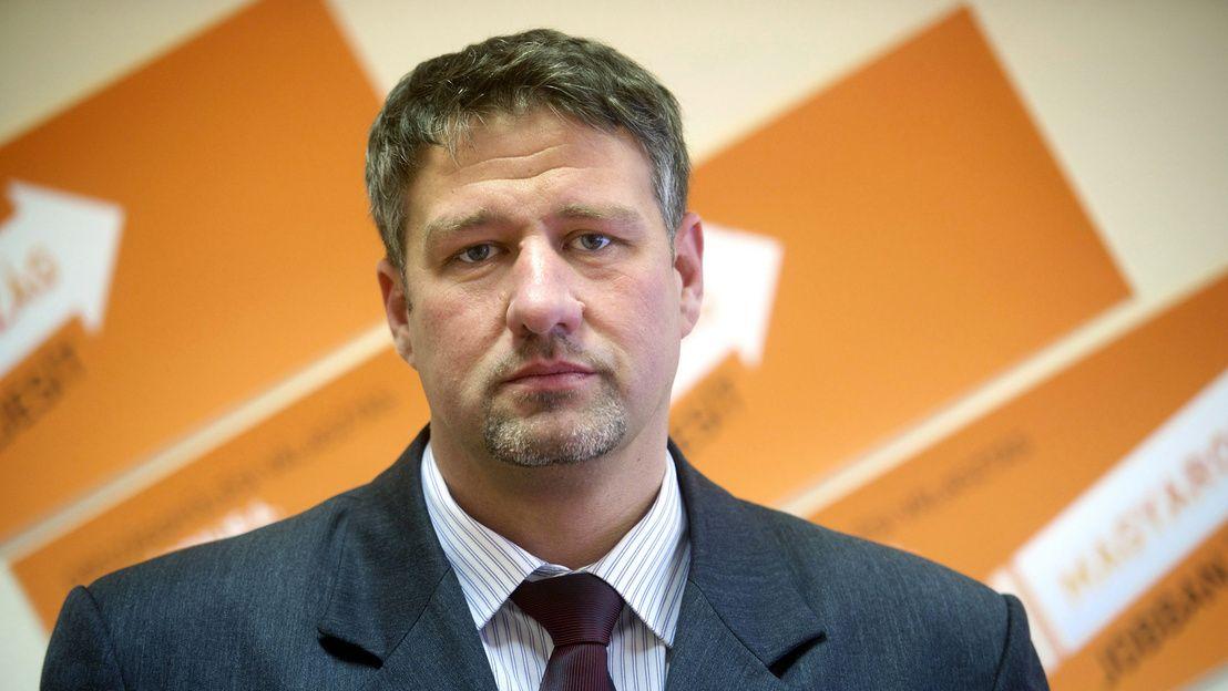 Hadházy Ákos feljelenti a magát lebuktató Simonka Györgyöt