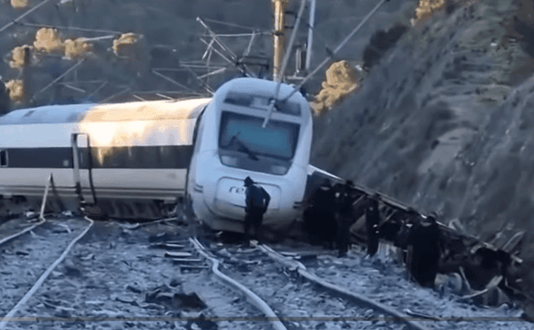 Az első hivatalos jelentések szerint síntörés okozhatta a spanyolországi katasztrófát 