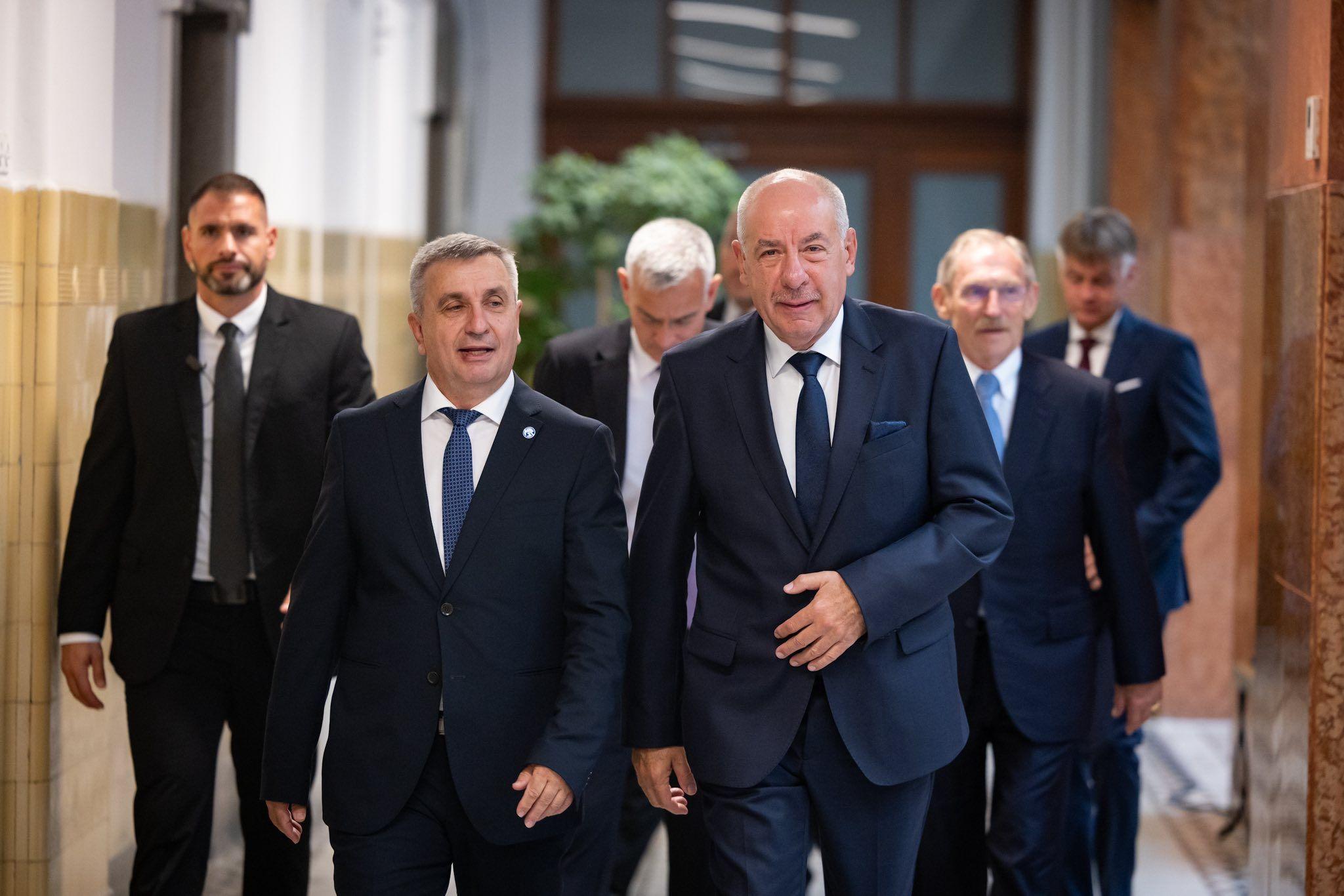 Sulyok Tamás most 13 állampolgárságot törölt