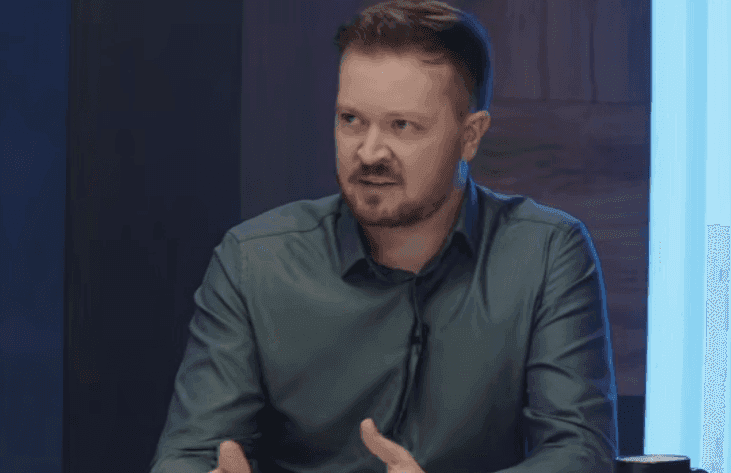 Újra megszólalt Szabó Bence volt rendőrszázados: Ha nem a Tisza Párt bedöntése lett volna a cél, semmi nem indokolta volna