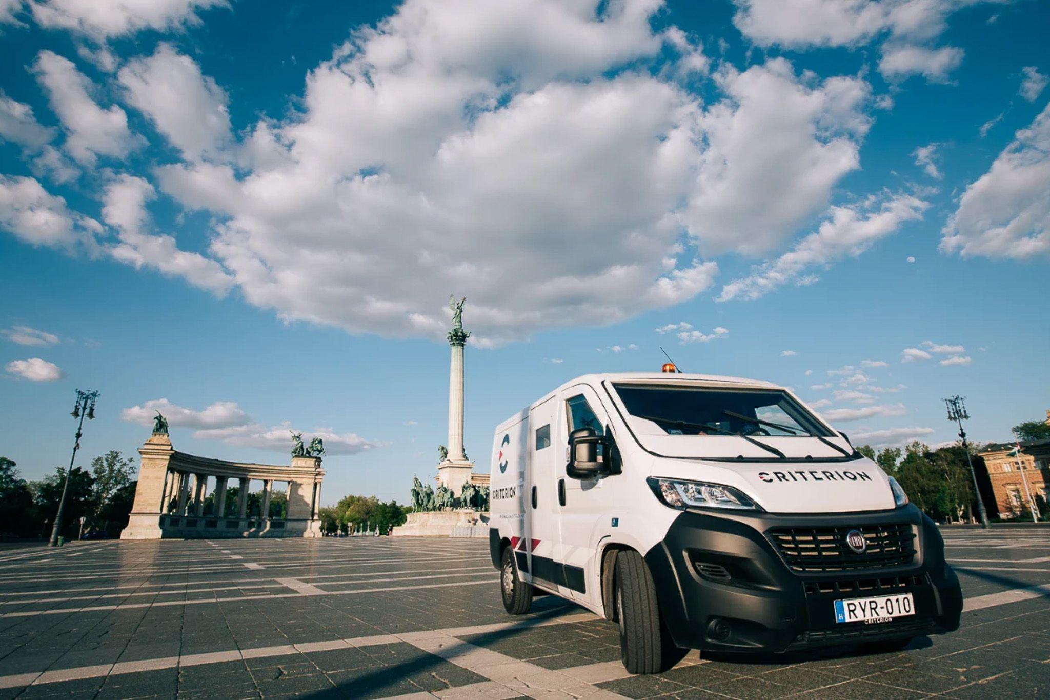 Orbán Viktor barátjához, Garancsi Istvánhoz köthető cég neve is felmerült az Ukrajnába tartó pénzszállításoknál
